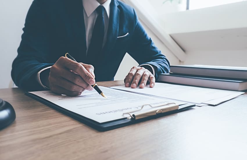 Avocat en droit des contrats à Nantes